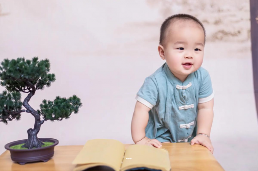 莒县宝宝爱吐奶是什么原因